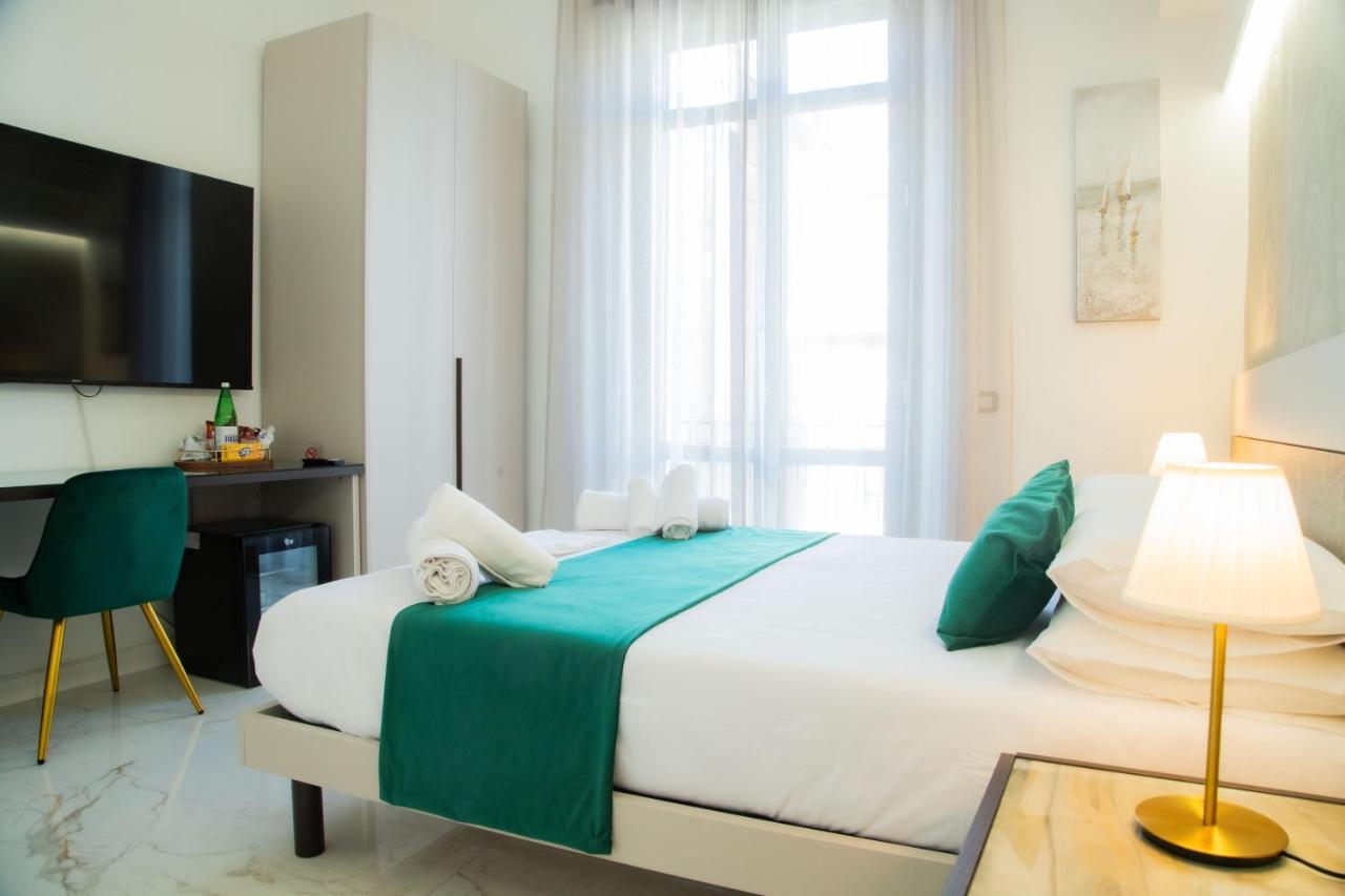Lagi Suites Napoli Bagian luar foto