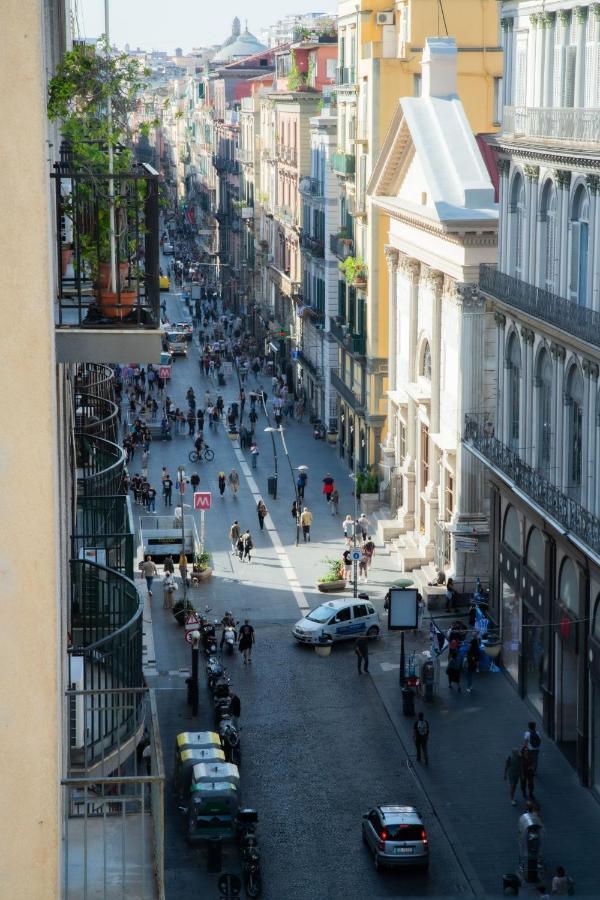 Lagi Suites Napoli Bagian luar foto