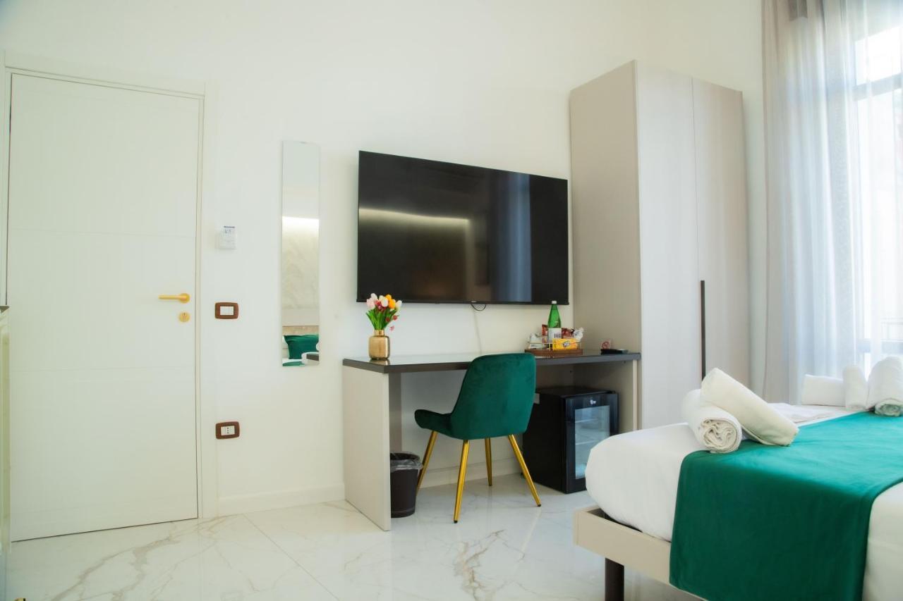 Lagi Suites Napoli Bagian luar foto
