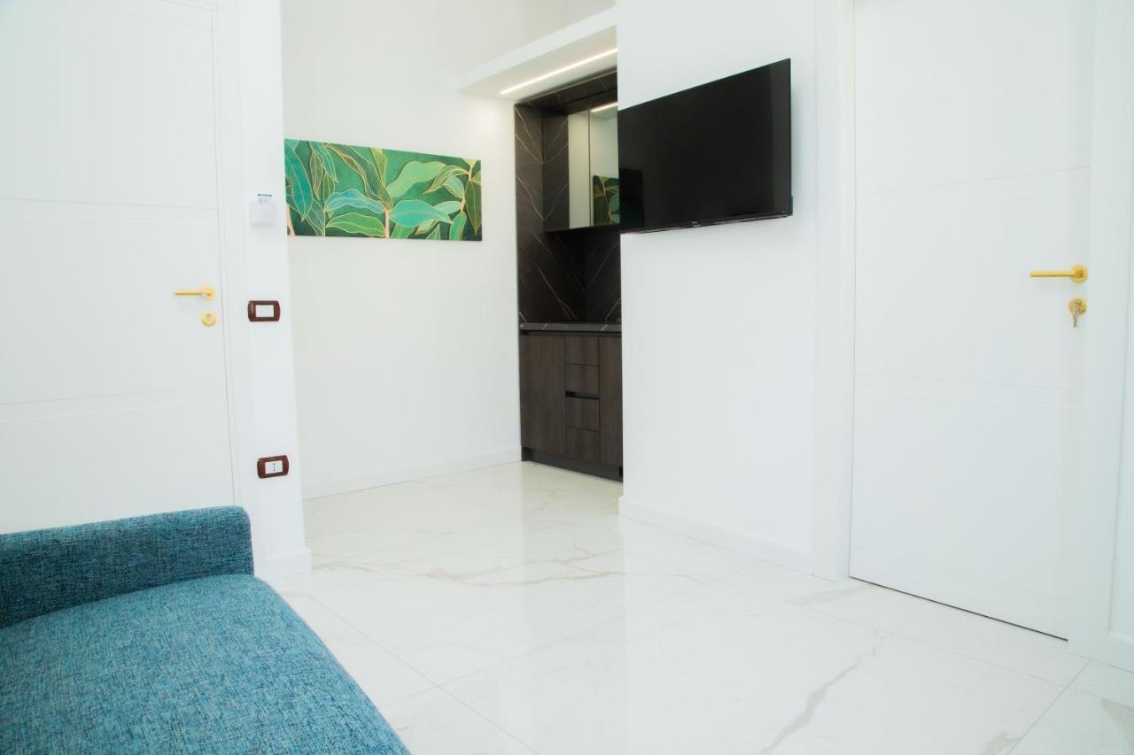 Lagi Suites Napoli Bagian luar foto