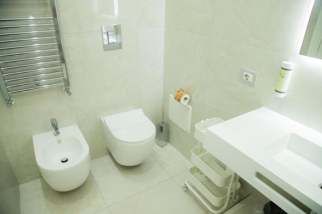 Lagi Suites Napoli Bagian luar foto