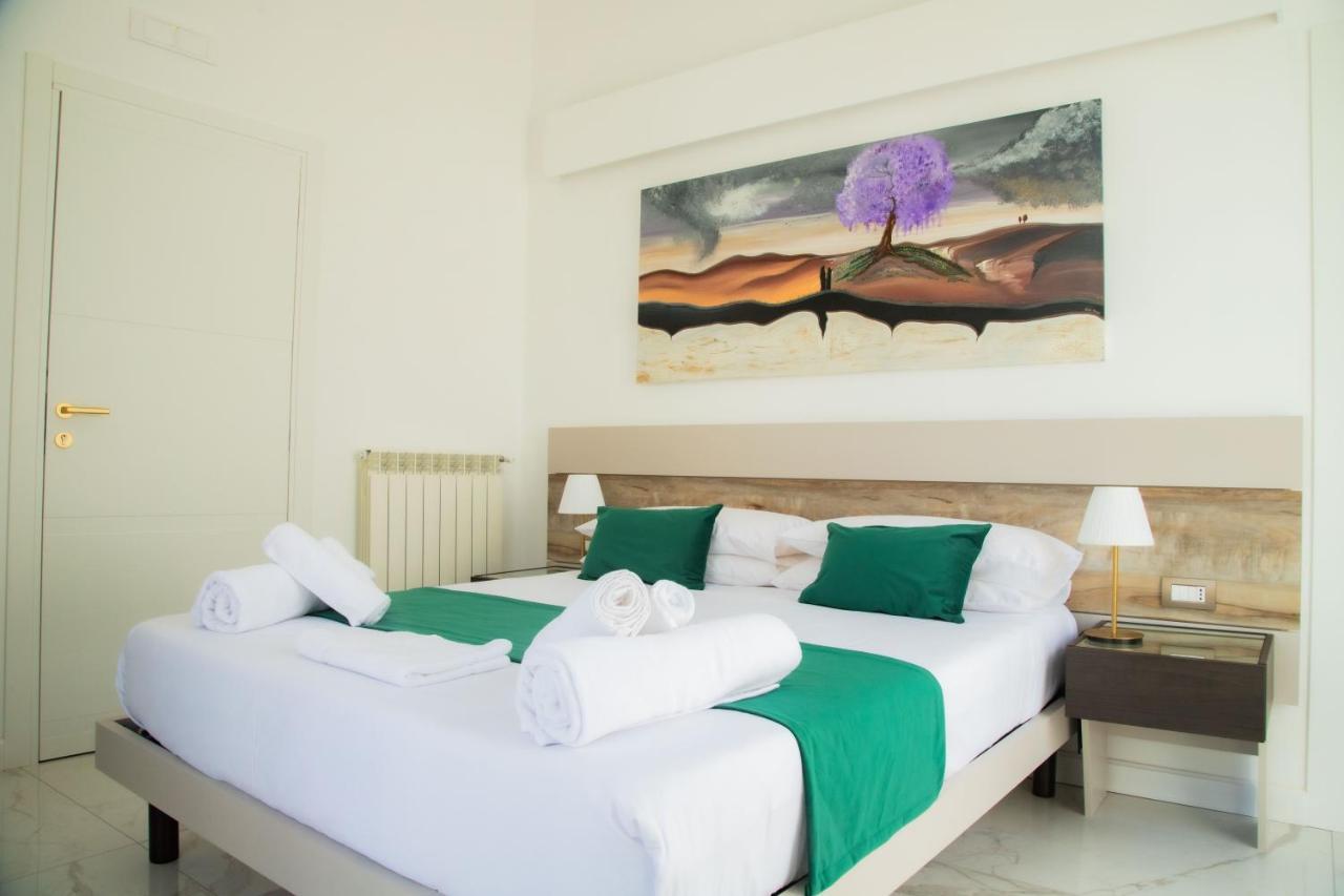 Lagi Suites Napoli Bagian luar foto