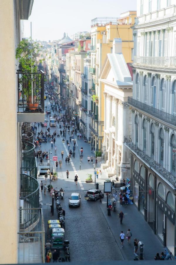 Lagi Suites Napoli Bagian luar foto